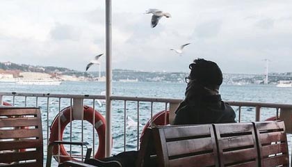 开云体育入口-拜仁横扫瓦伦西亚，科曼绝境逆转：欧洲夜的史诗篇章