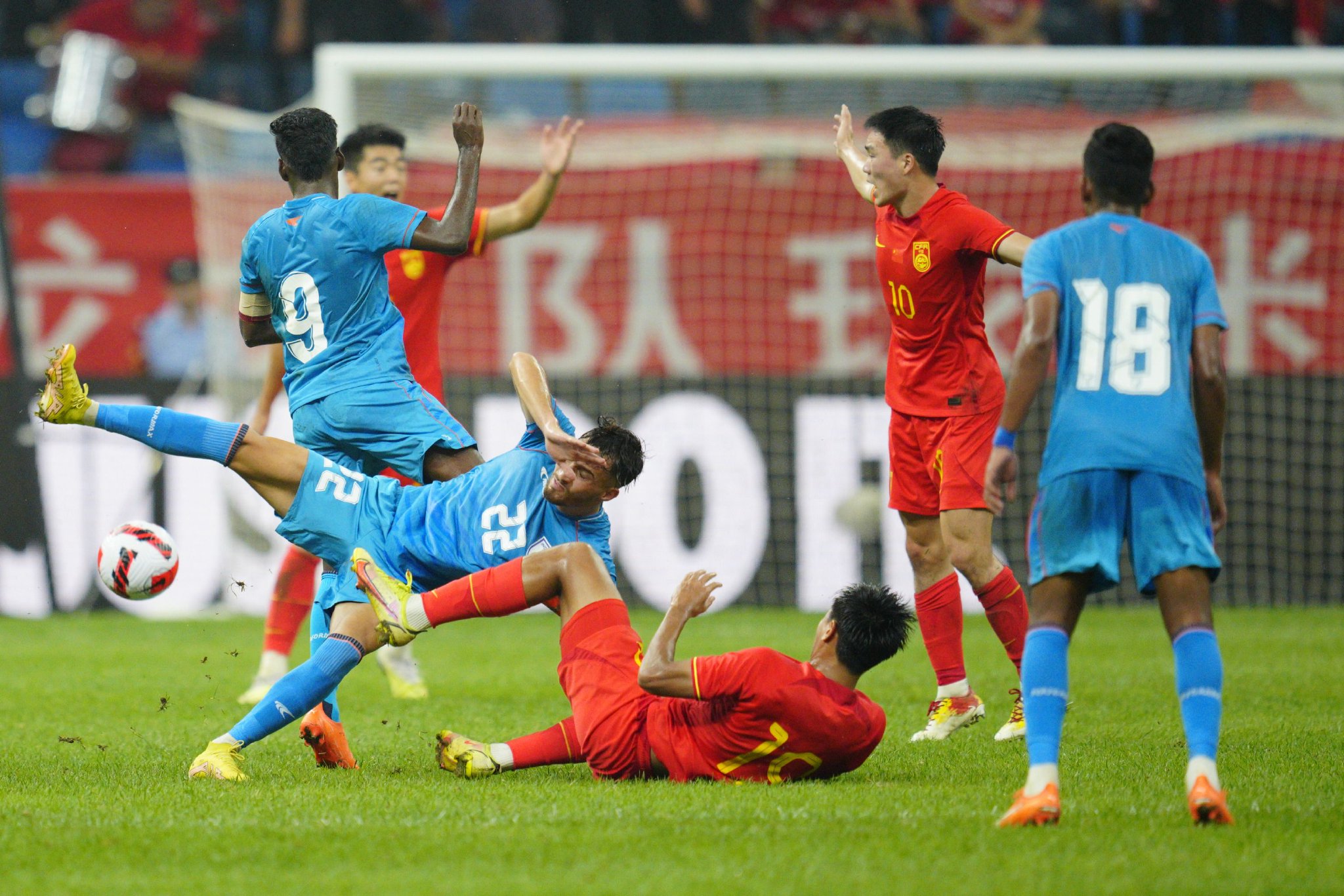 关于法国队轻取印度队,桃田贤斗统治全场的信息 关于法国队轻取印度队,桃田贤斗统治全场的信息