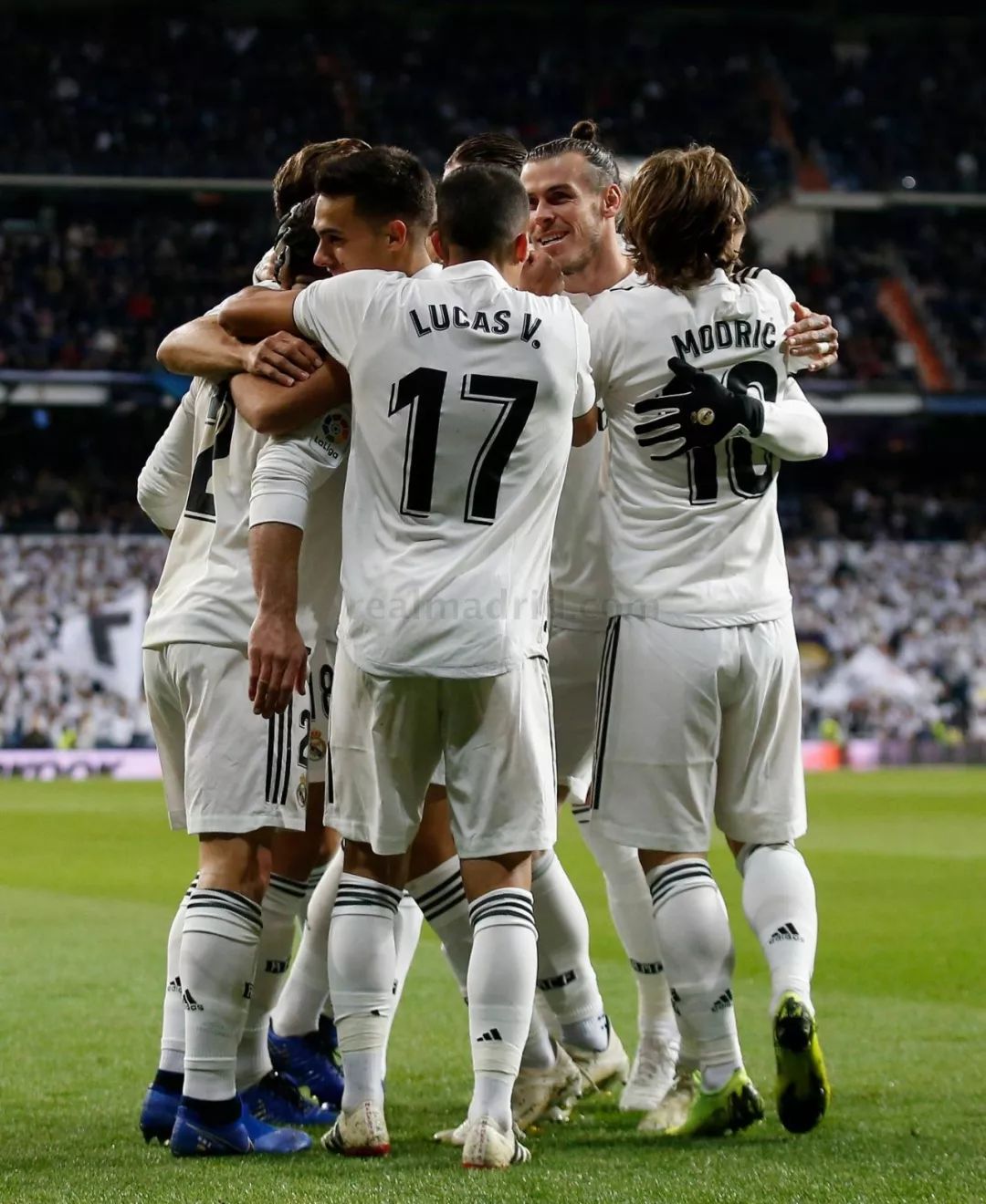 皇马完胜荷兰,本泽马惊艳四座 皇马完胜荷兰,本泽马惊艳四座