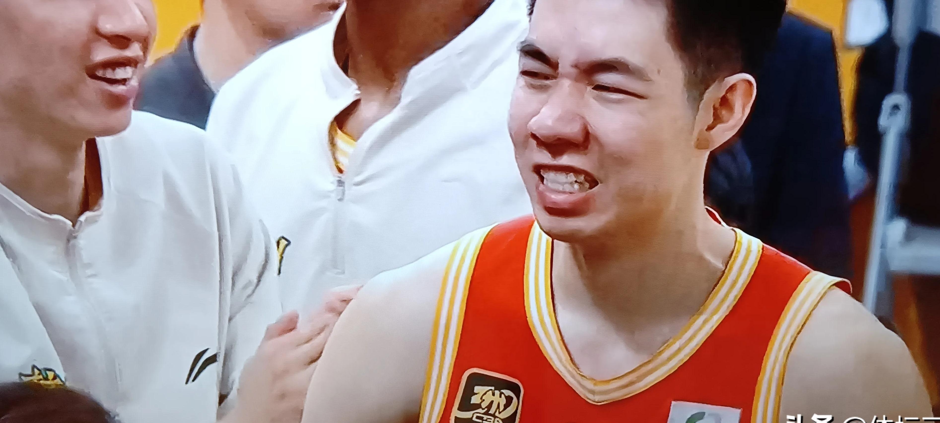 公牛翻盘吉林队，胡金秋惊艳四座