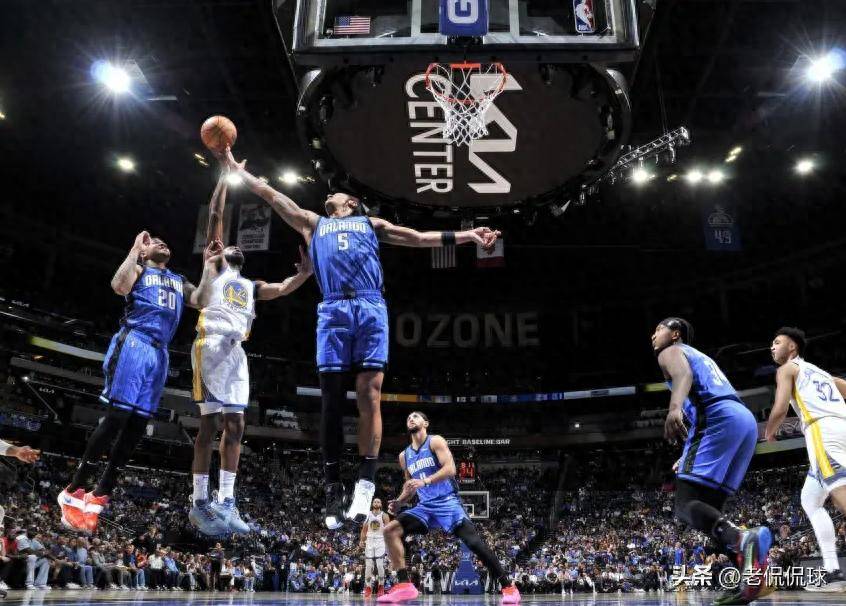 开云官网-雄鹿轻取广东队，锡安点燃赛场